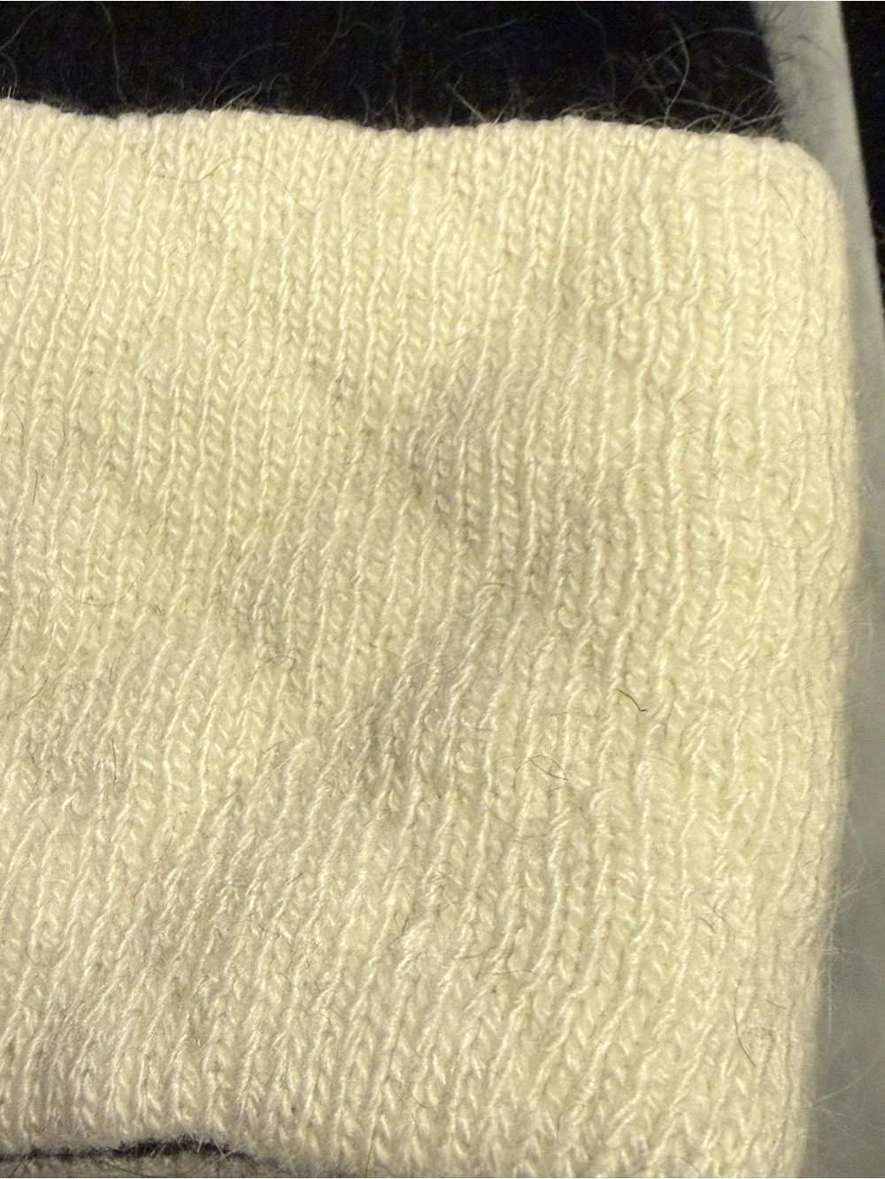 Black & Cream Camellia Knit Hat NWT - Picture 6 of 9